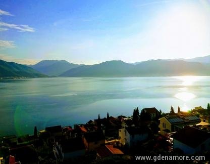 Einzigartige Aussicht - Apartment Krasici, Privatunterkunft im Ort Kra&scaron;ići, Montenegro - jedinstven pogled